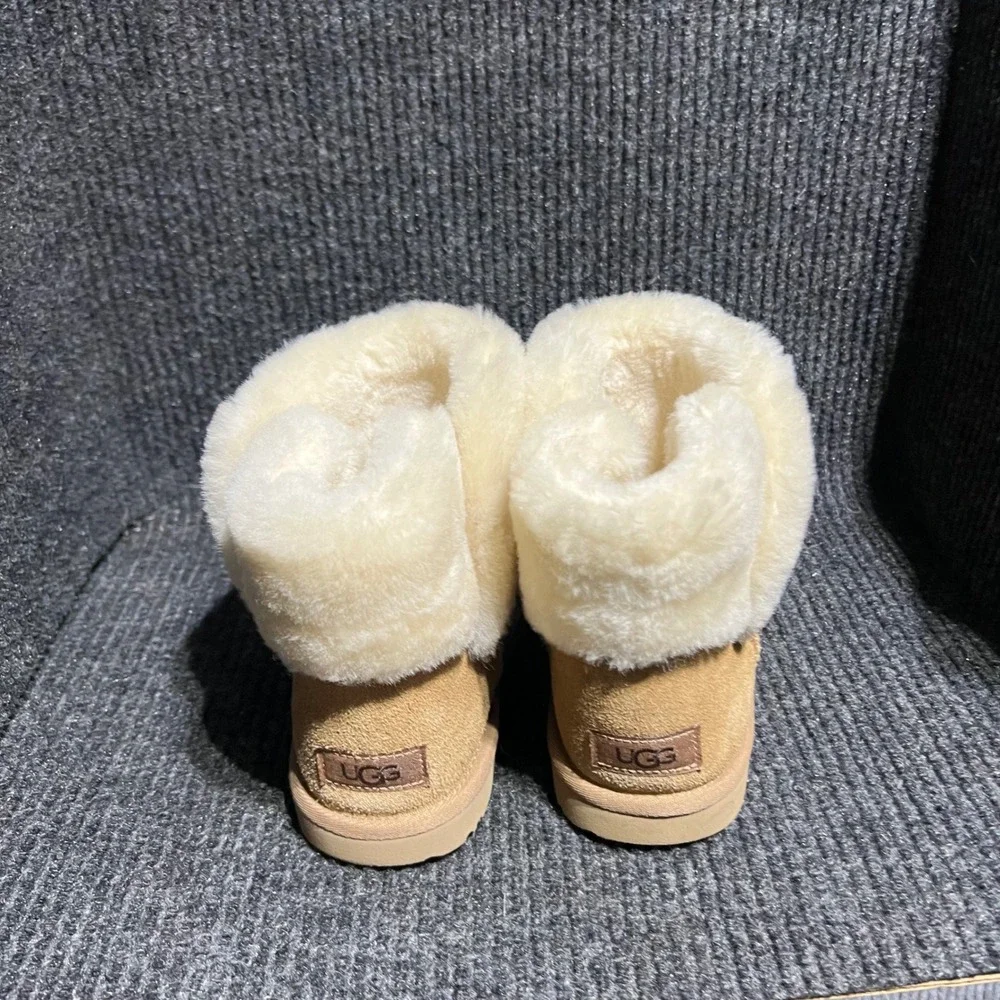 UGG classic mini